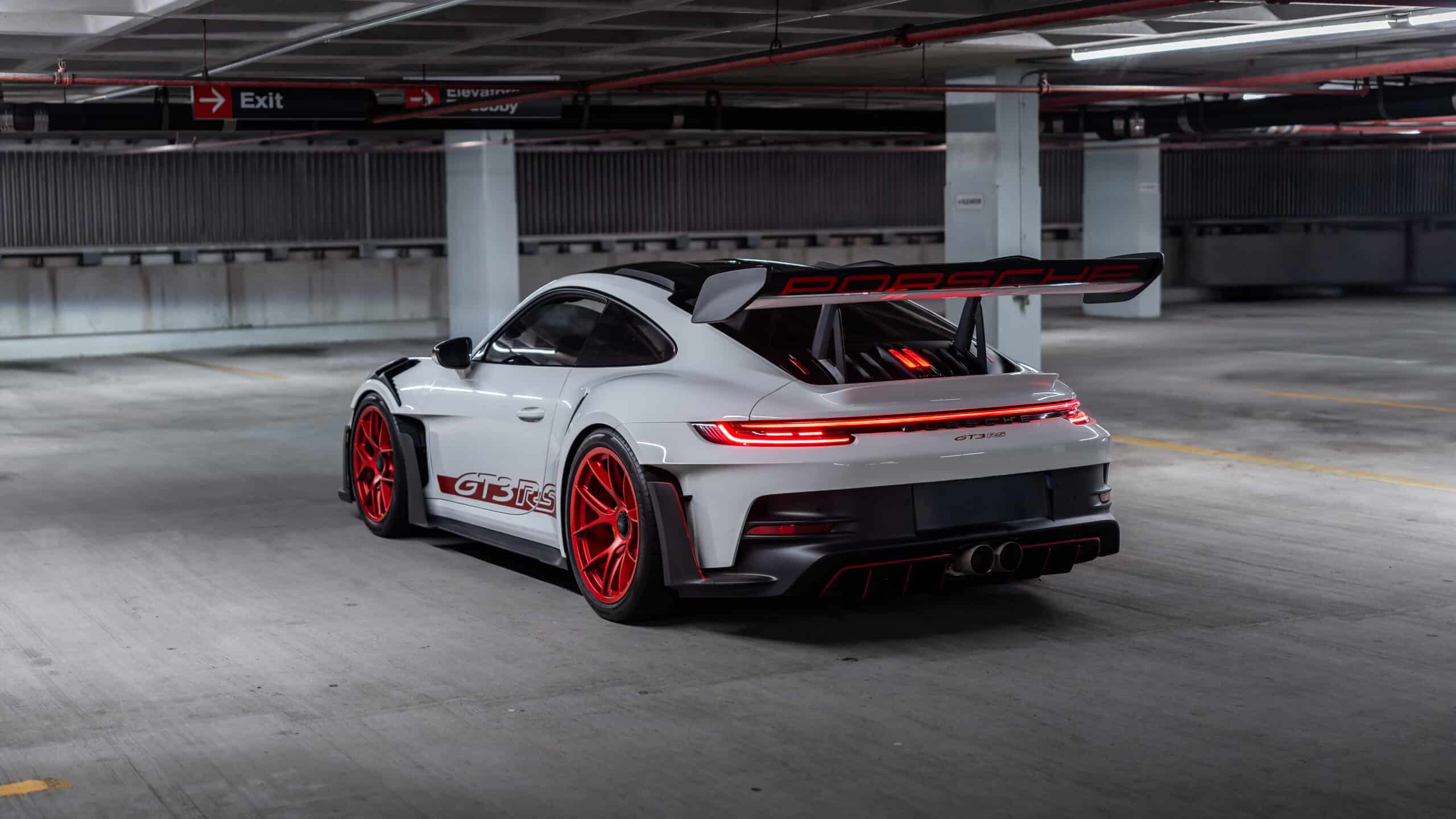 Porsche 911 GT3 RS — alternate view