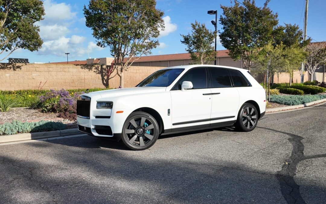 Rolls-Royce Cullinan (White)