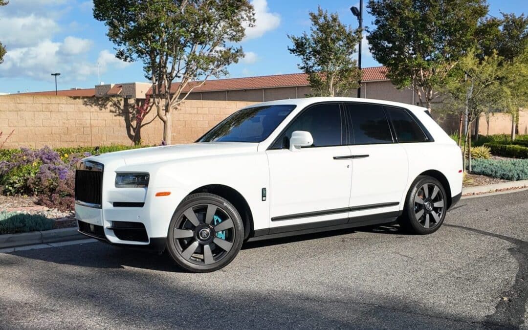 Rolls-Royce Cullinan (White)