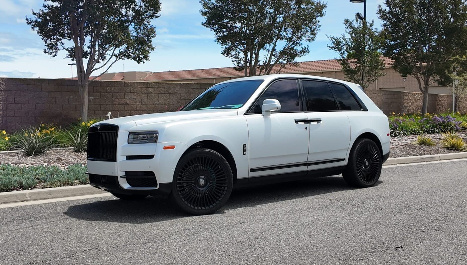 Rolls-Royce Cullinan — Tiffany for rent in Los Angeles