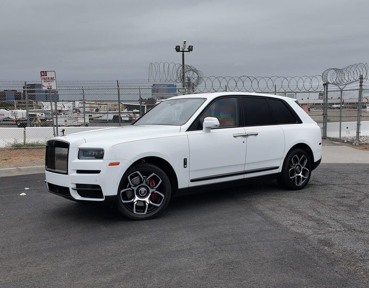 Rolls-Royce Cullinan Black Badge — Bianco for rent in Los Angeles